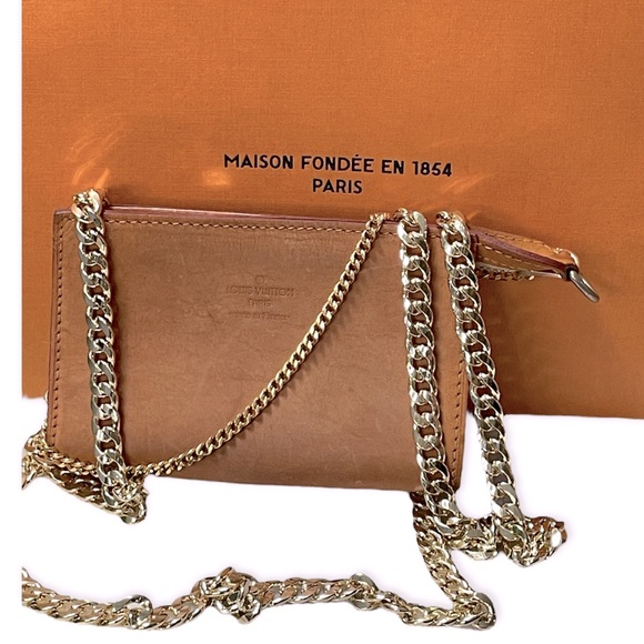 Louis Vuitton Handbags - Louis Vuitton Vachetta Pochette Shoulder/Crossbody Bag